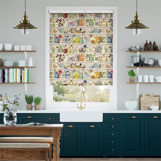 Colorized Dresser Cream Roller Blind 3935