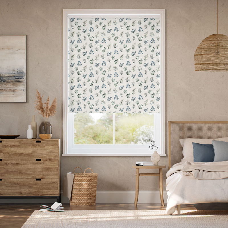 Colorized Leiden Persian Roller Blind 9201